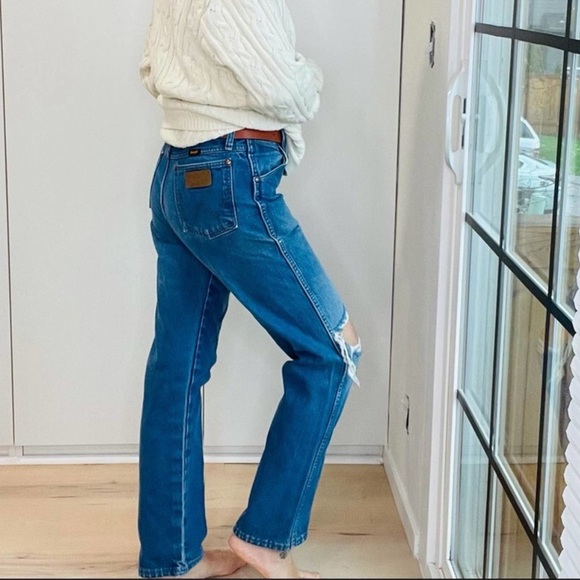 Vintage Wrangler Distressed Jeans - Picture 3 of 9